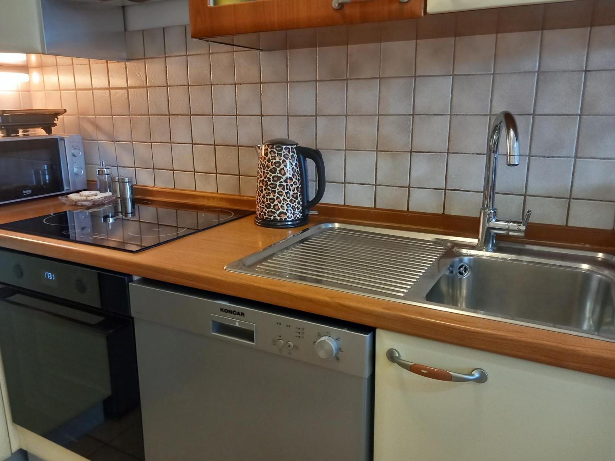 Apartment Harmony - Pleasant And Comfortable Place With A Balcony And A Secured Garage Split Exterior foto