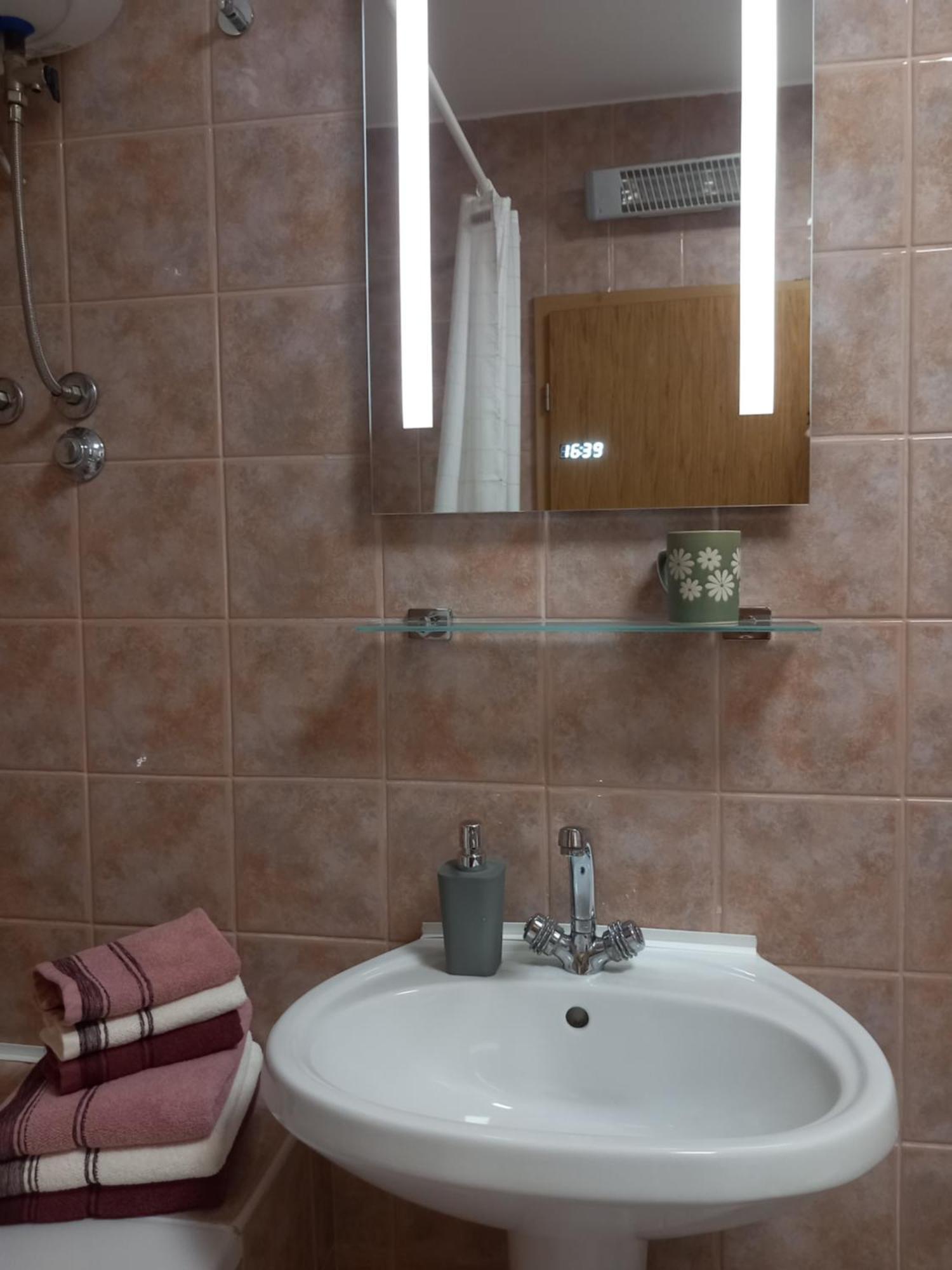 Apartment Harmony - Pleasant And Comfortable Place With A Balcony And A Secured Garage Split Exterior foto