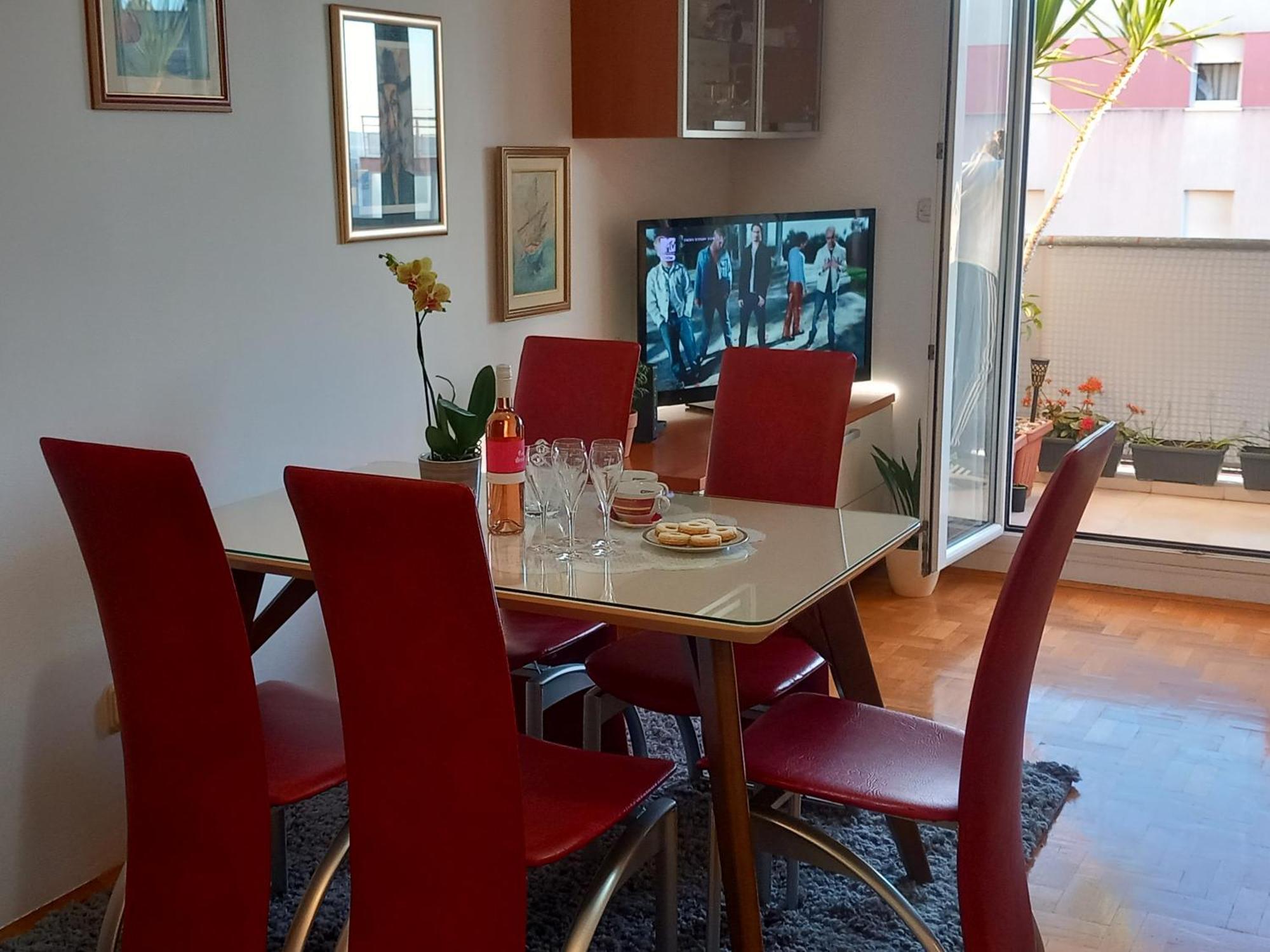 Apartment Harmony - Pleasant And Comfortable Place With A Balcony And A Secured Garage Split Exterior foto